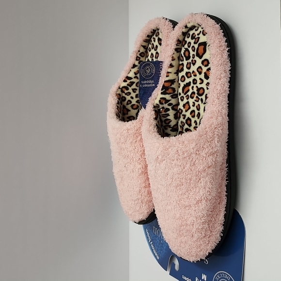 Royal Deluxe Memory Foam Slippers - Picture 6 of 11